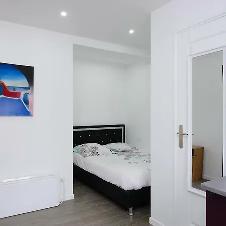 Cosy Studio In Paris-Vincennes アパート